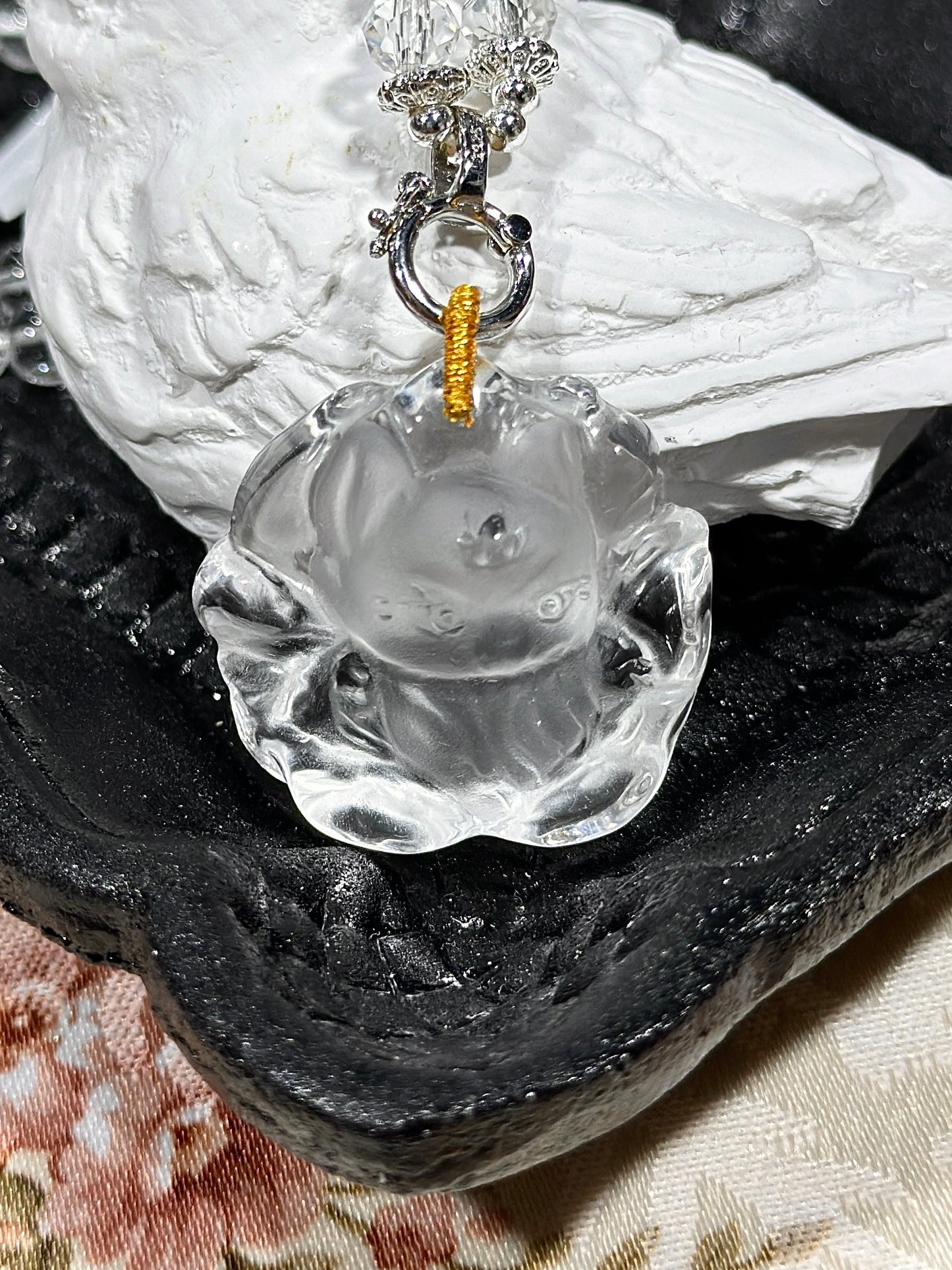 白水晶雕刻狐狸牌套链