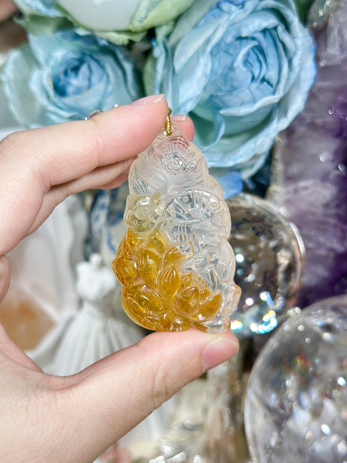 黄胶花雕刻狐狸牌套链