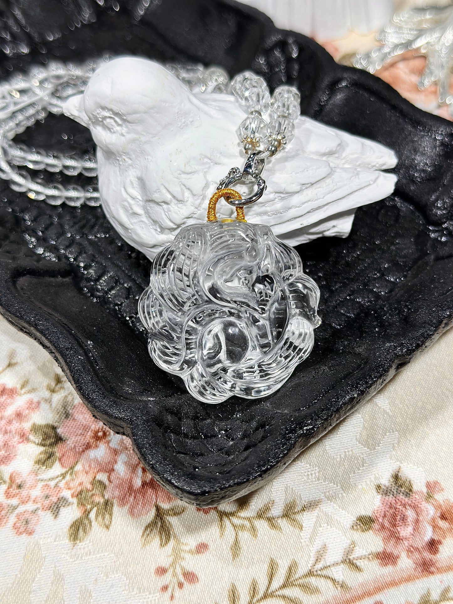 白水晶雕刻狐狸牌套链