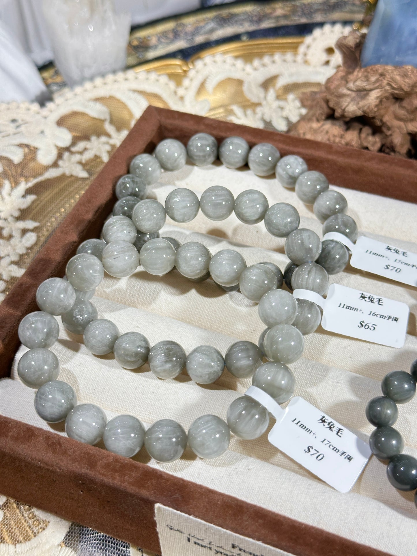 Gray rabbit hair crystal