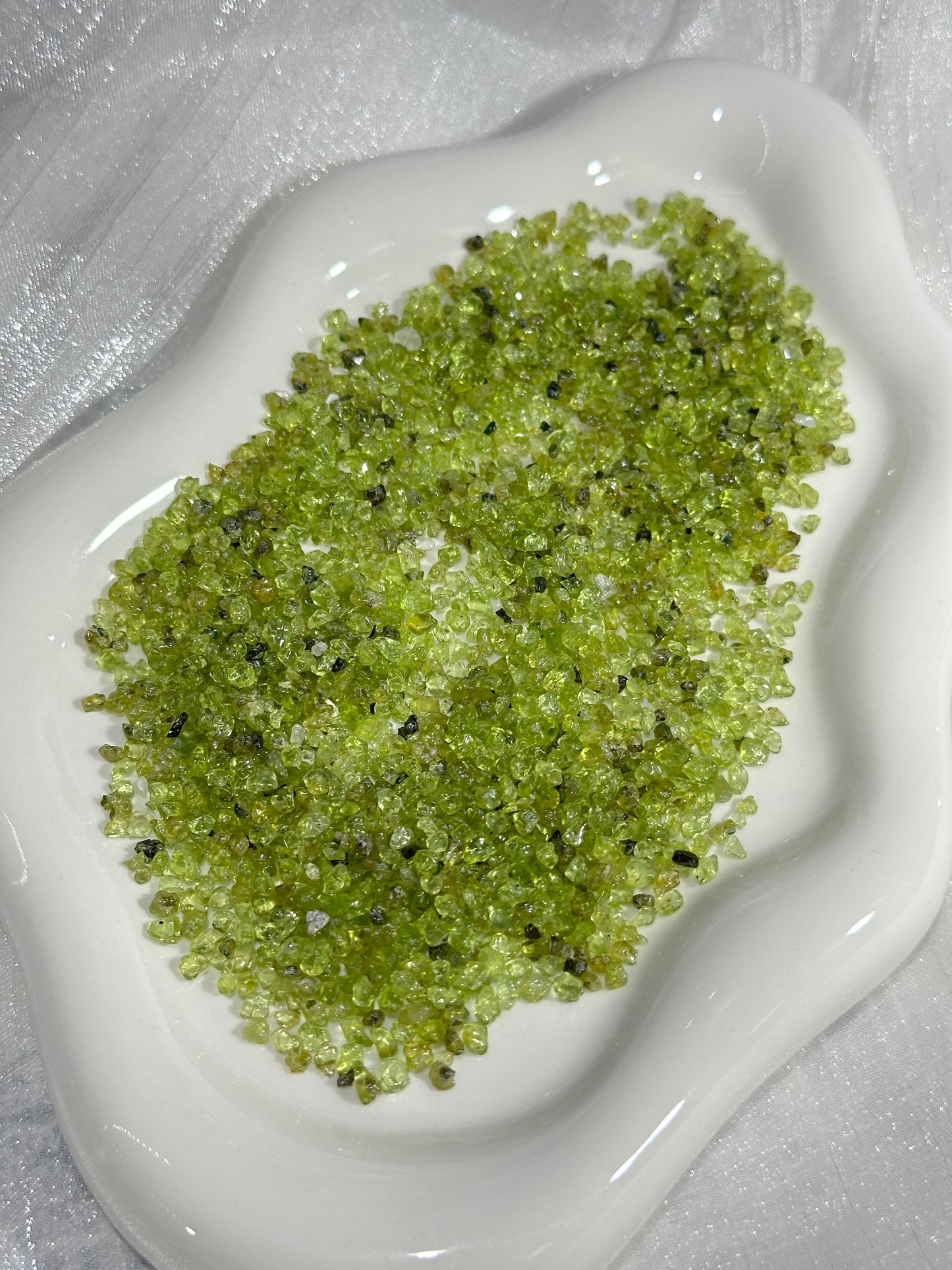 Peridot crystal crushed stone