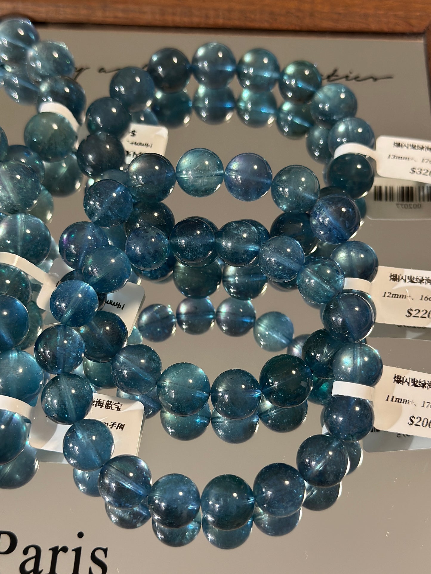 Flashing devil green aquamarine