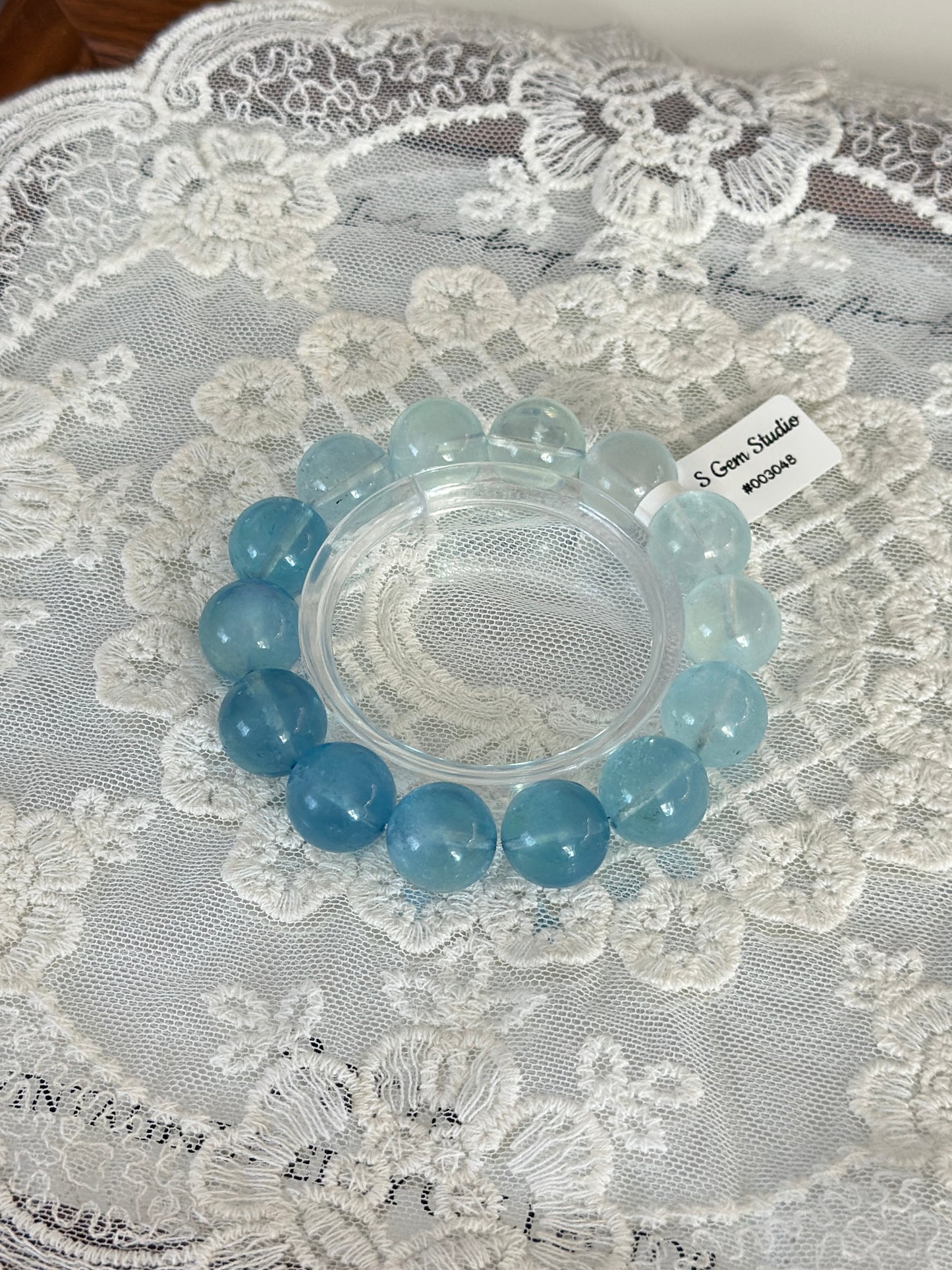 渐变色海蓝宝