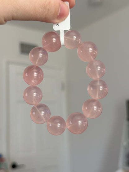 水透体马达加斯加粉水晶