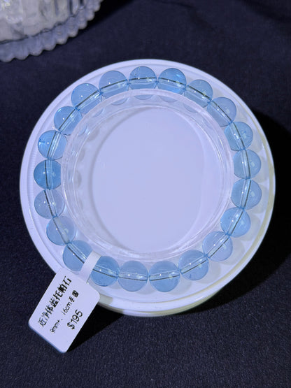 近净体蓝托帕石