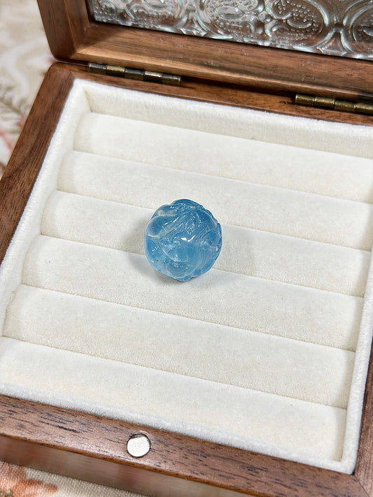 海蓝宝狐狸雕刻球