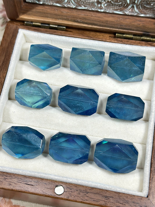 魔鬼蓝海蓝宝随形