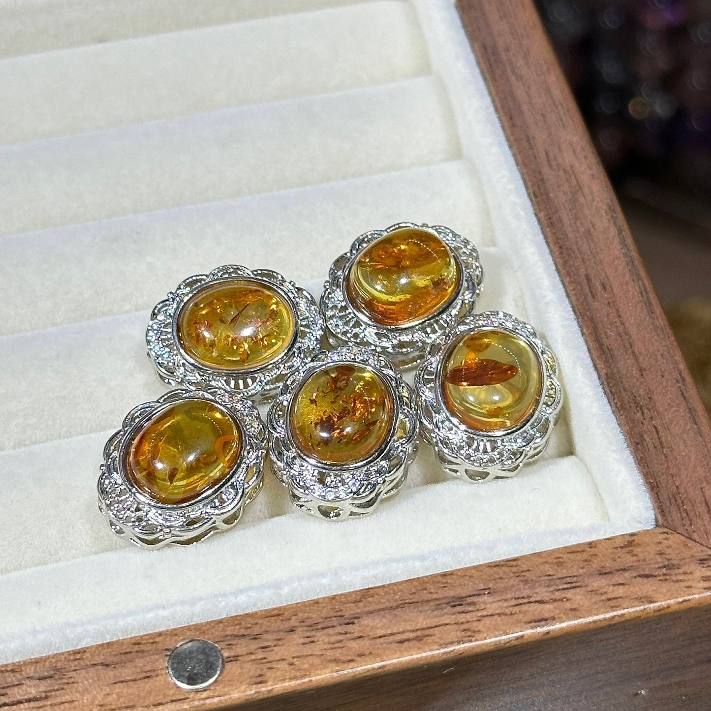 Amber Oval Flower Magic Box