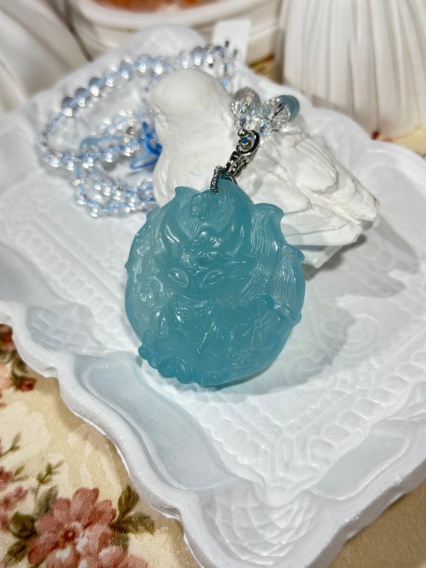 海蓝宝雕刻狐狸牌套链
