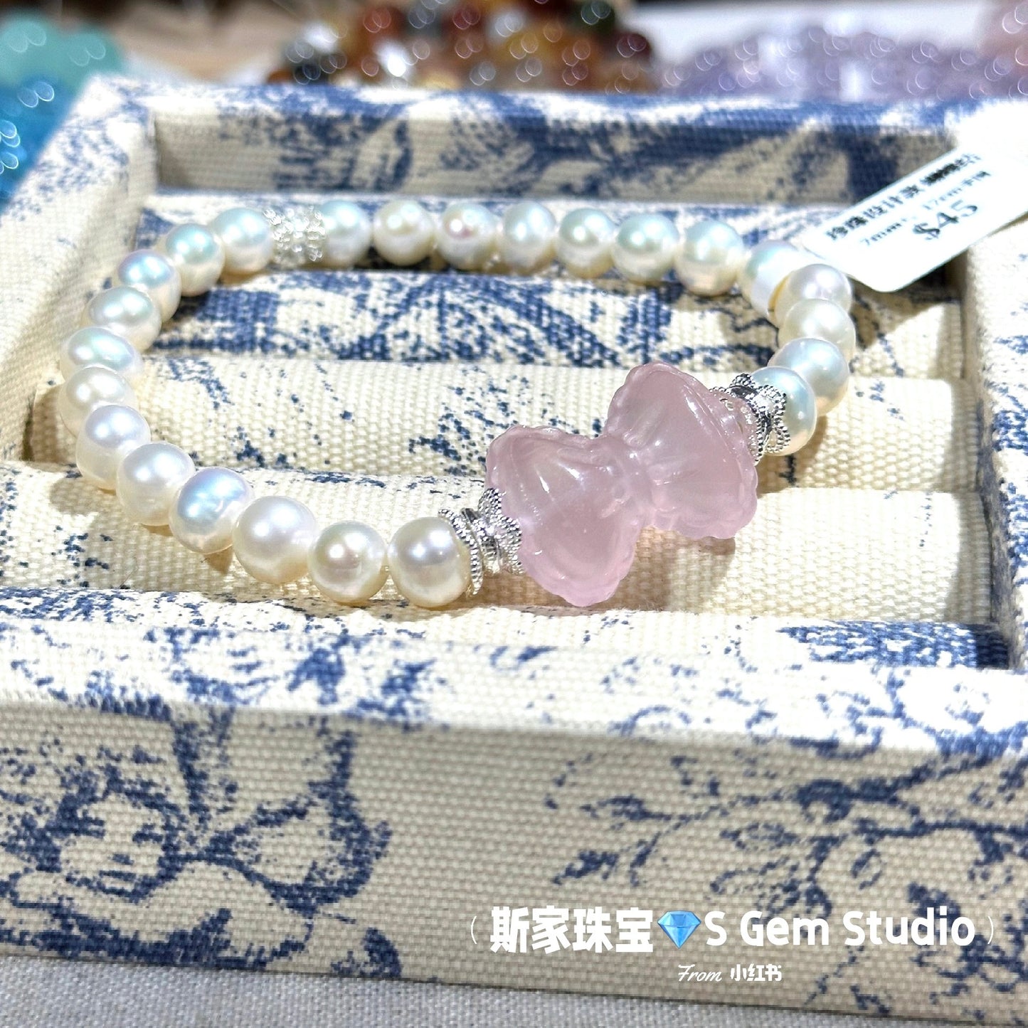 Rose Quartz Bow with Pearl Design