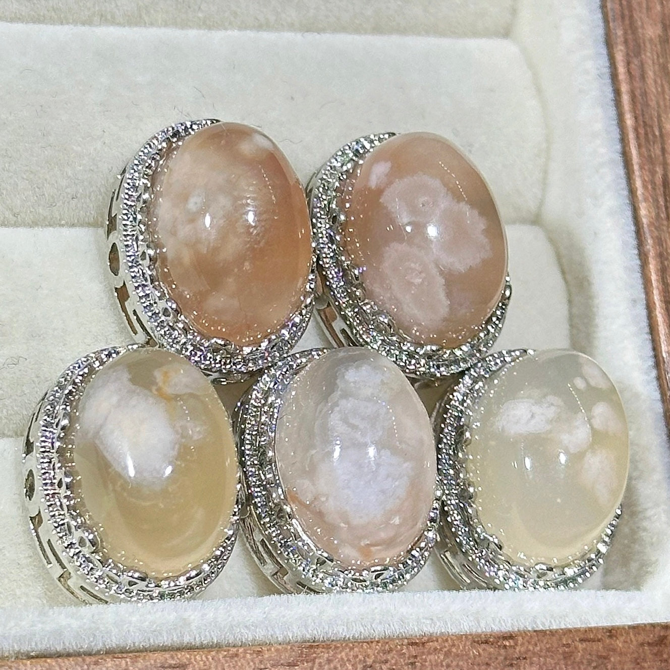 Sakura Agate Oval Magic Box