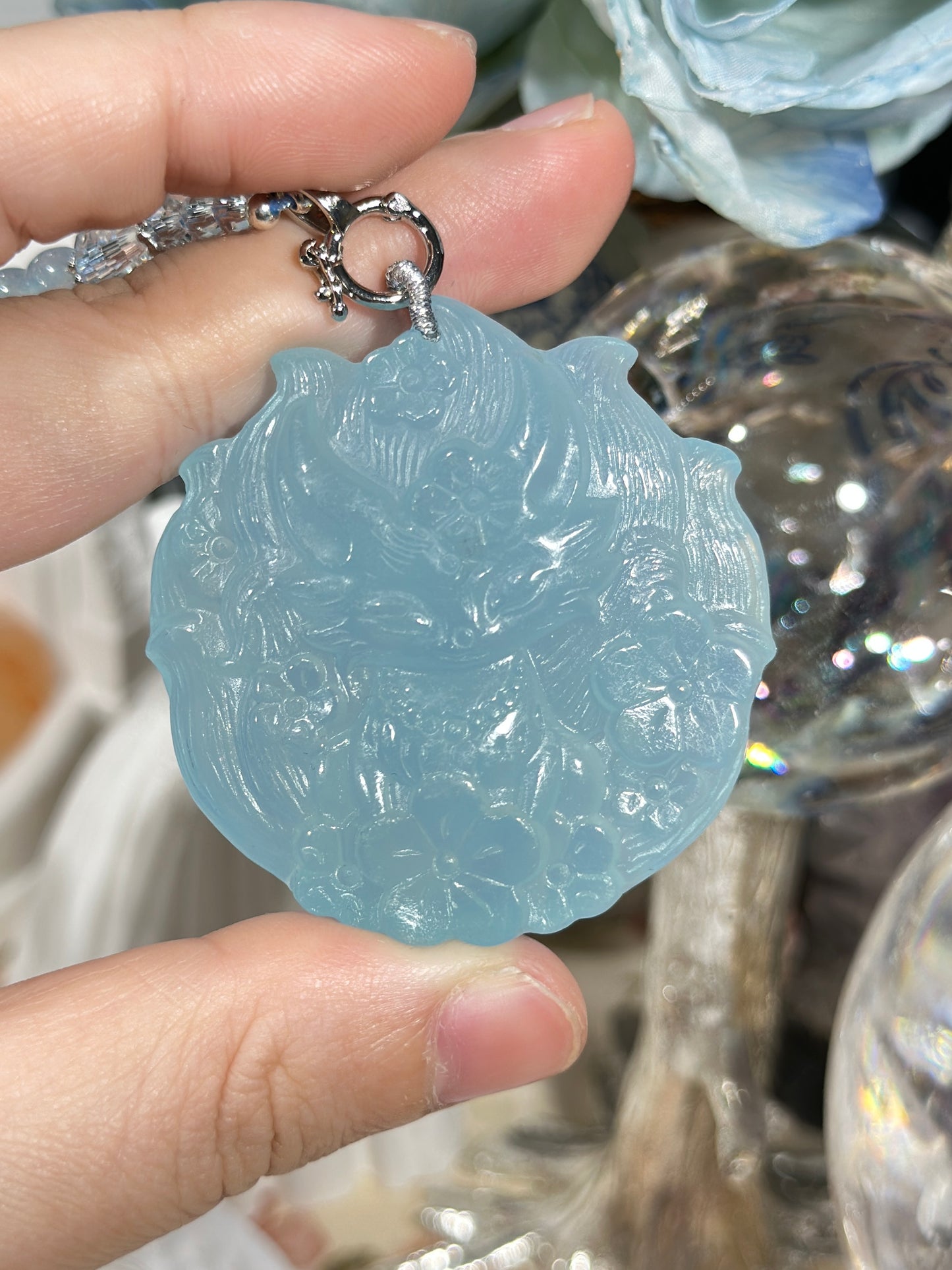 海蓝宝雕刻狐狸牌套链